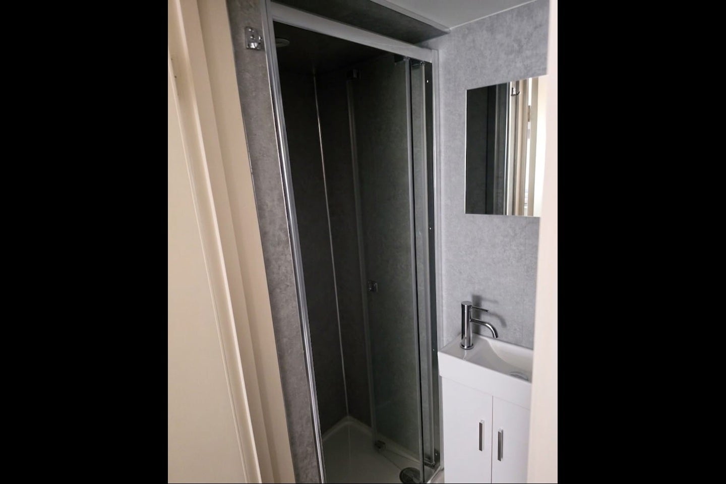 Flat Ash Grove in Greater London