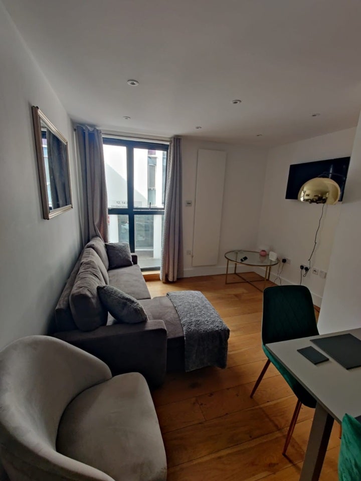 Flat Umberston Street in Greater London