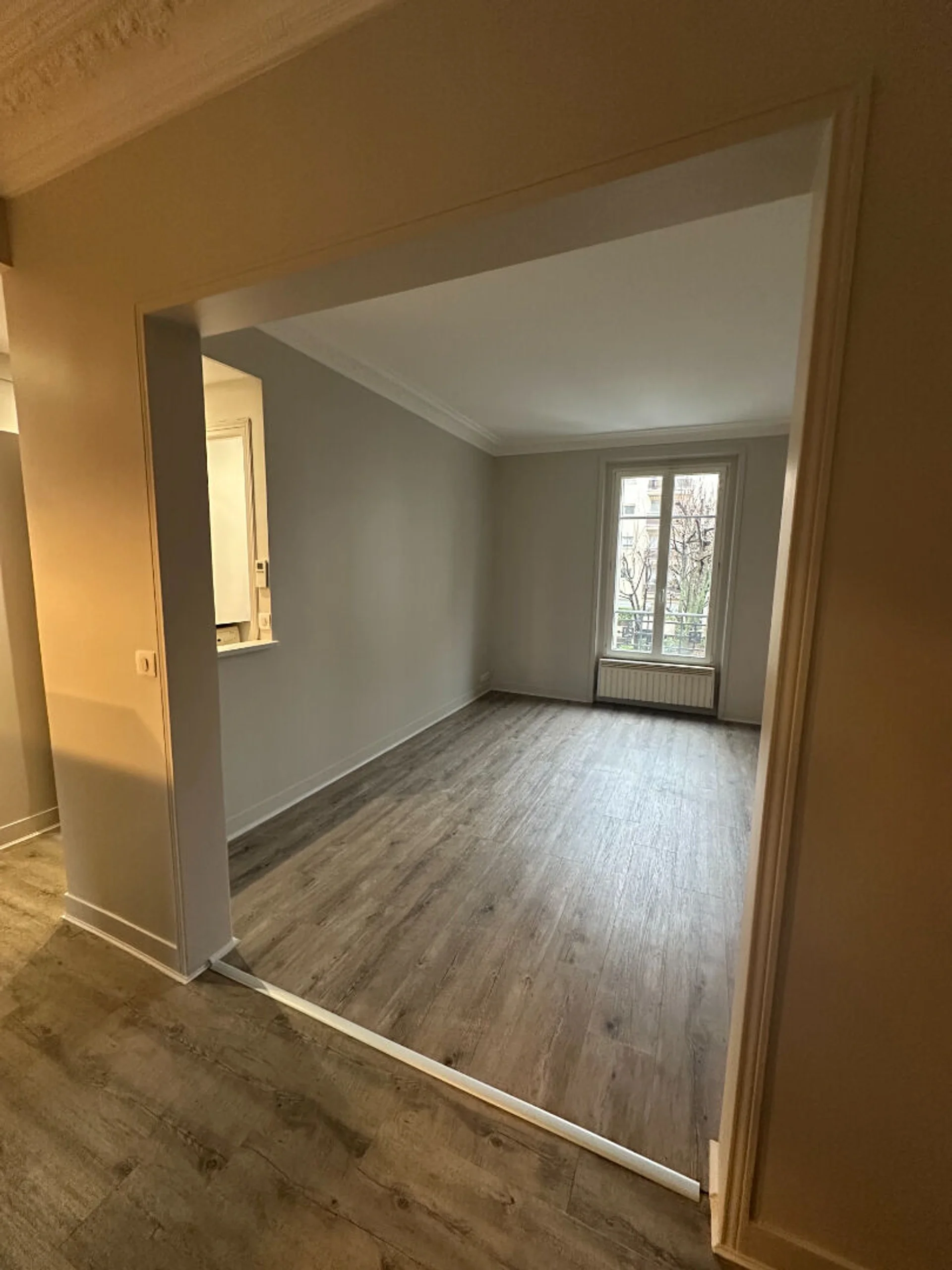 Flat Rue Théodore Deck in Paris