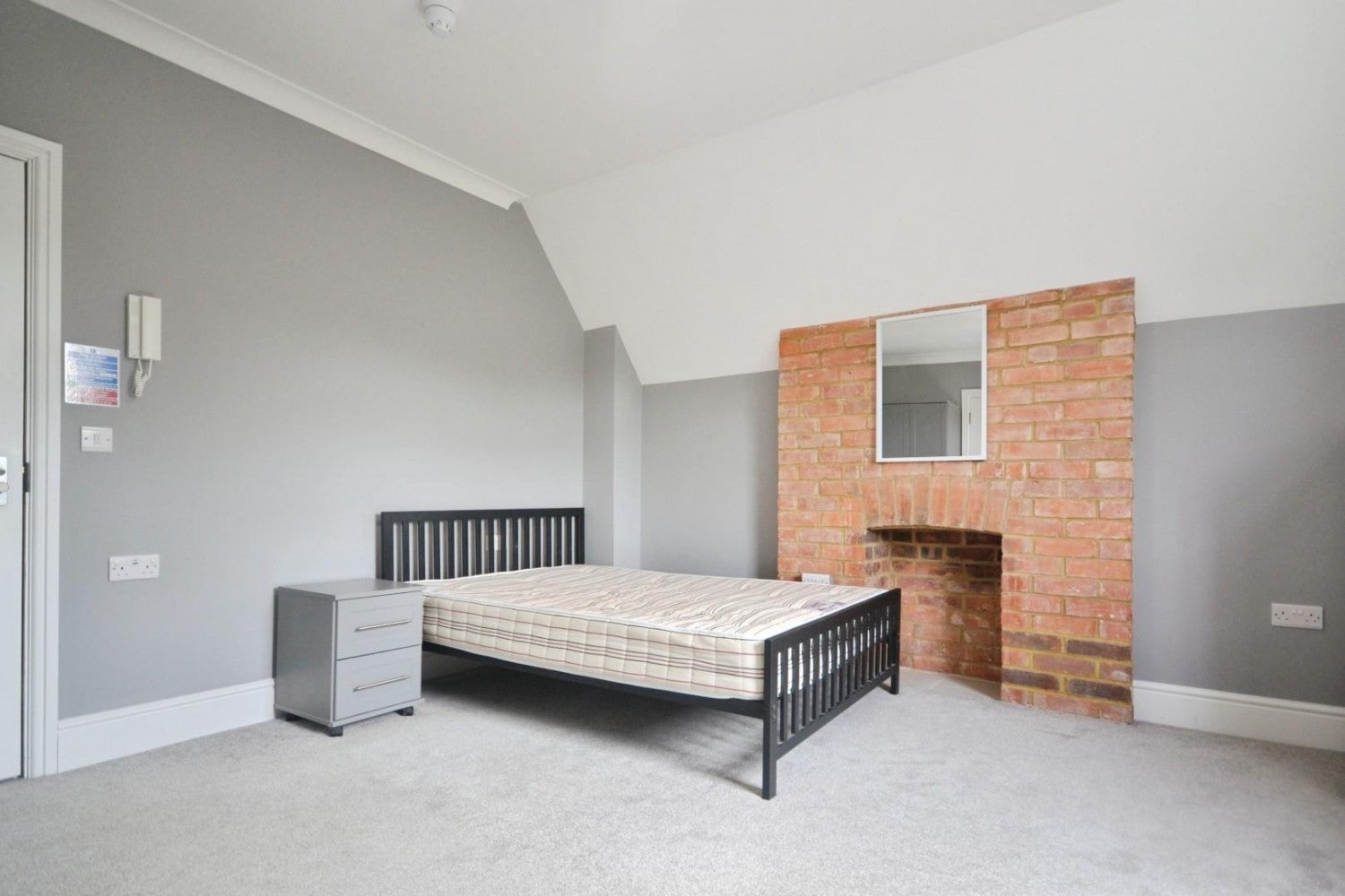 Flat Addington Road in Reading