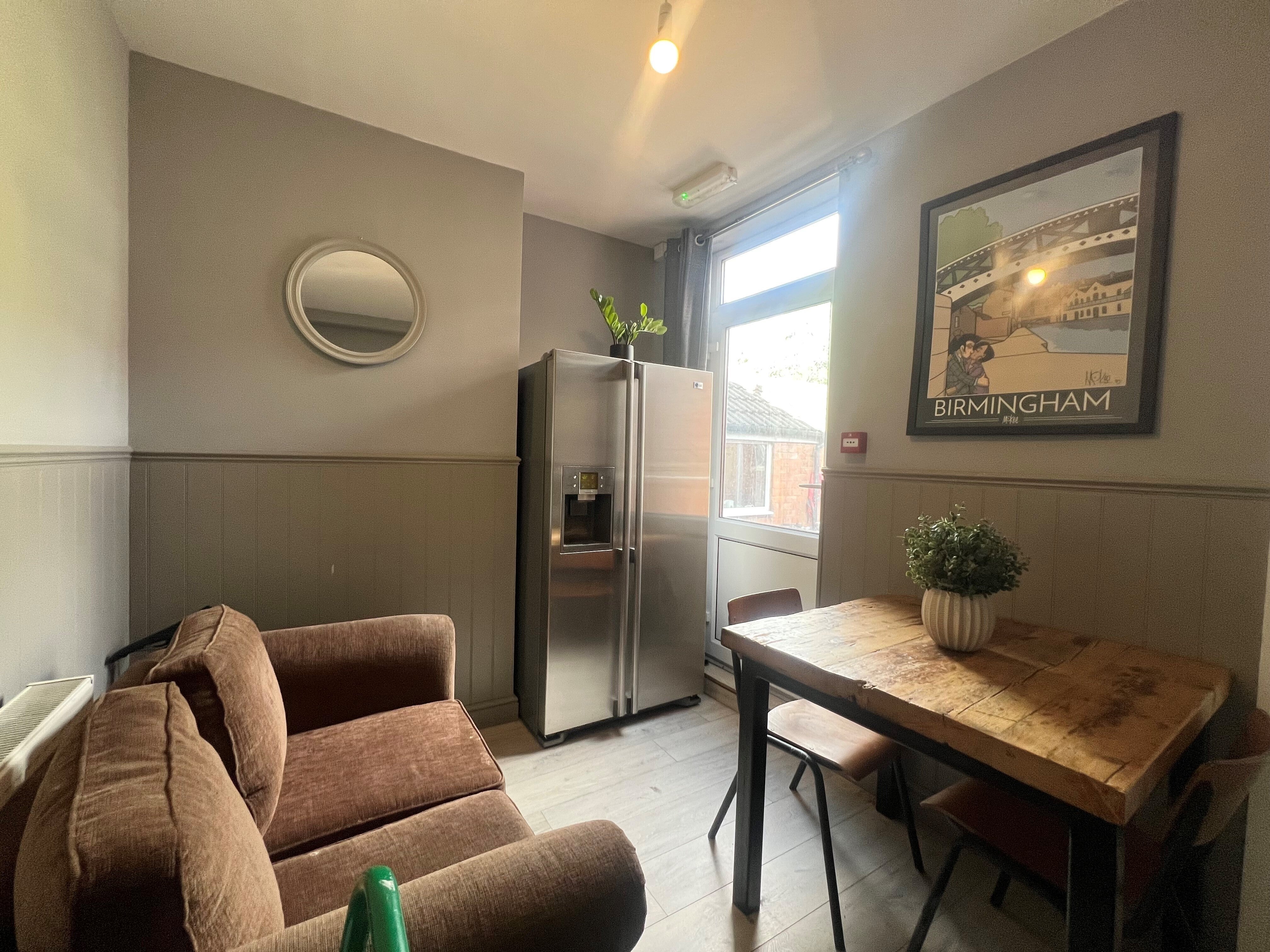 Room Oakly Road in Redditch