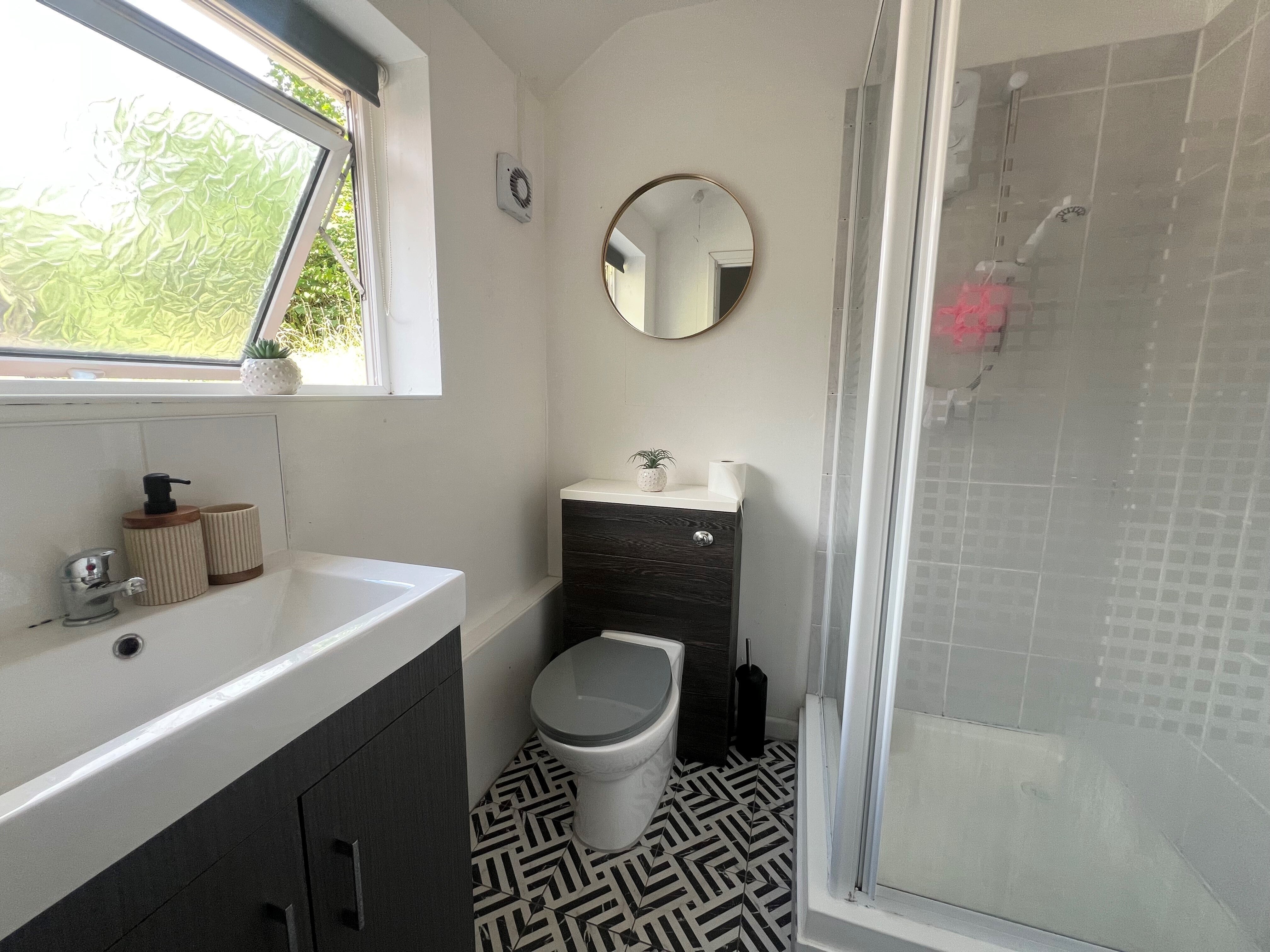 Room Oakly Road in Redditch
