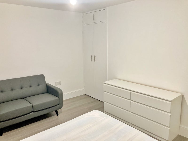 Room Southwark Bridge Road in Greater London