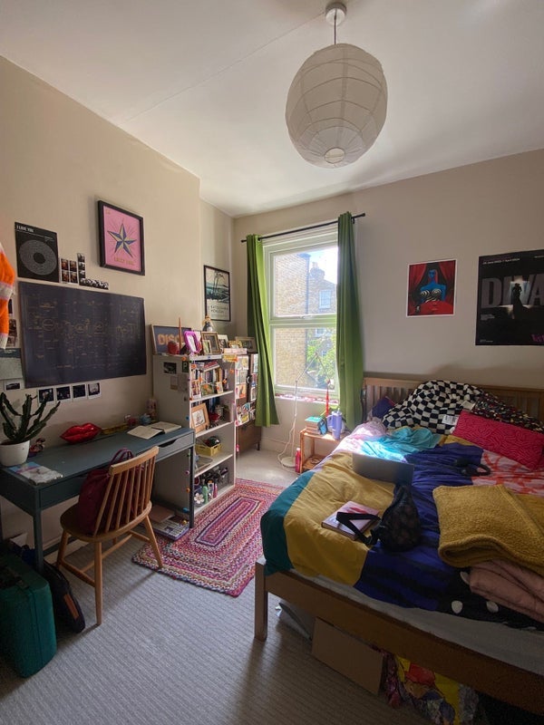 Room Leander Road in Greater London