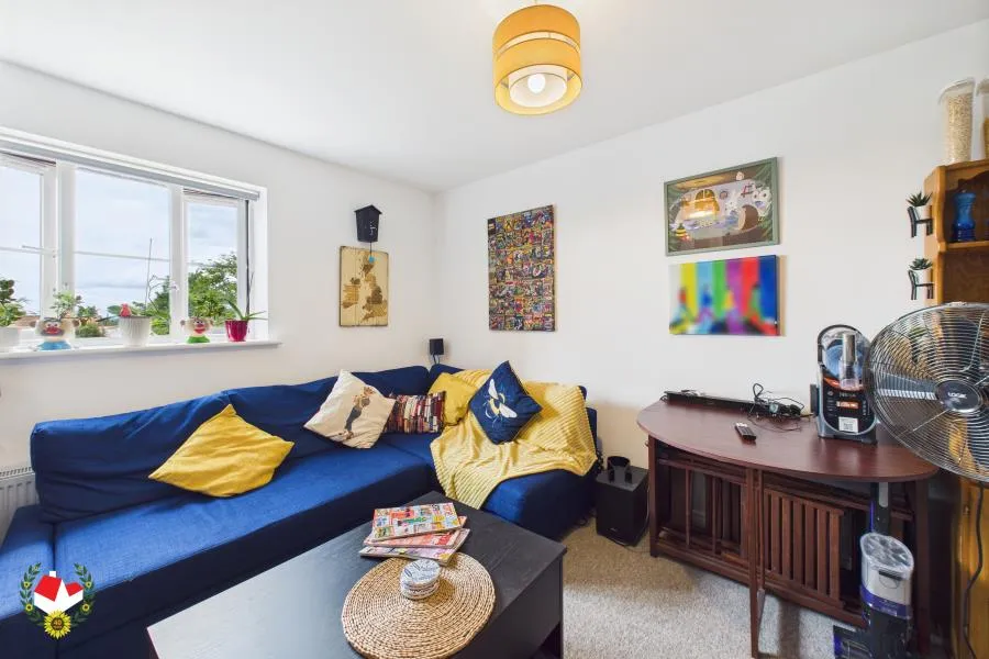Flat Hanham Road in Bristol