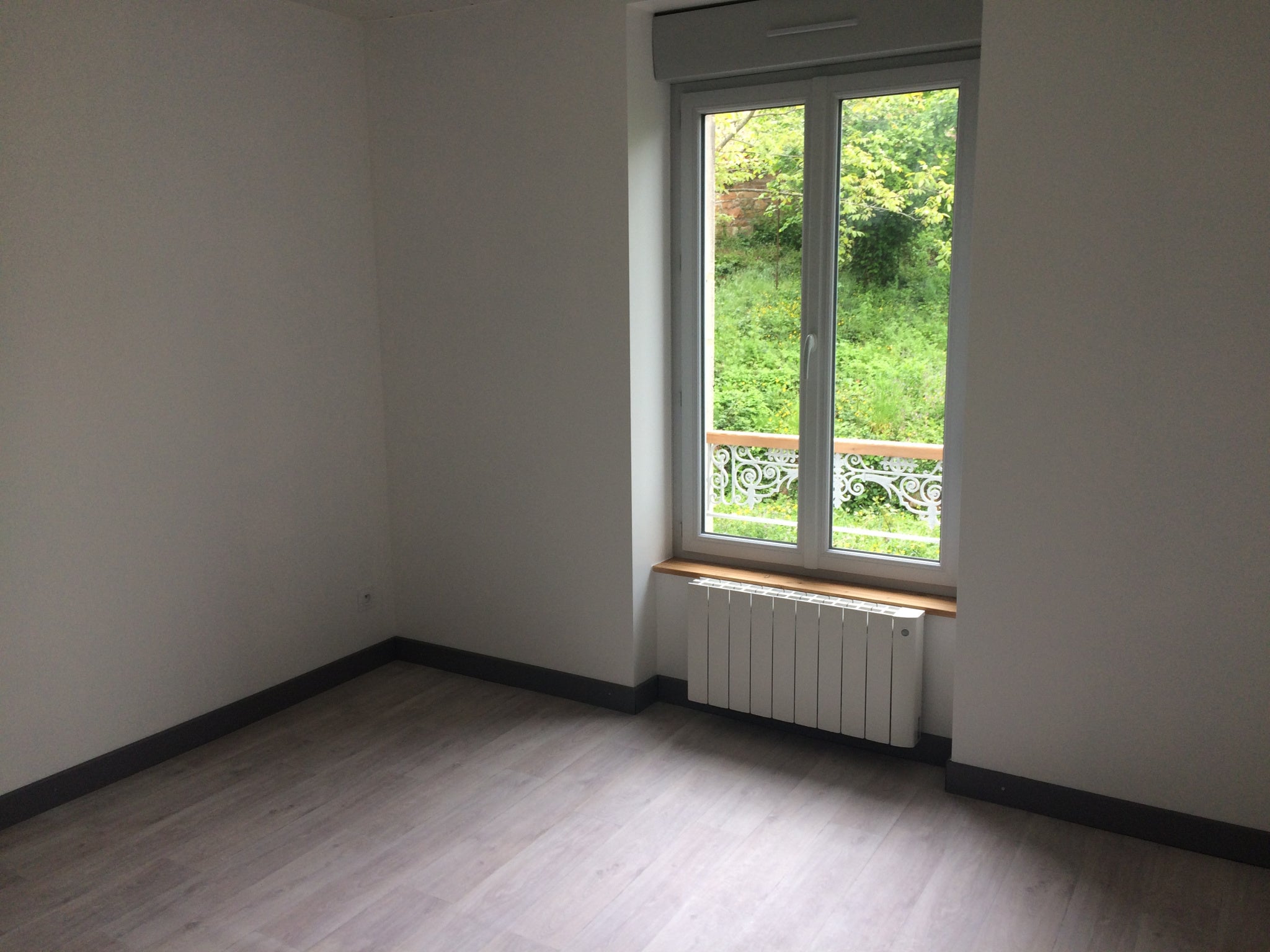 Flat Rue Pierre Chevenard in Thizy-les-Bourgs