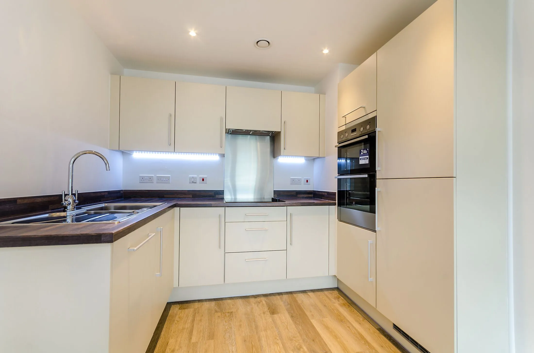 Flat Station View in Guildford
