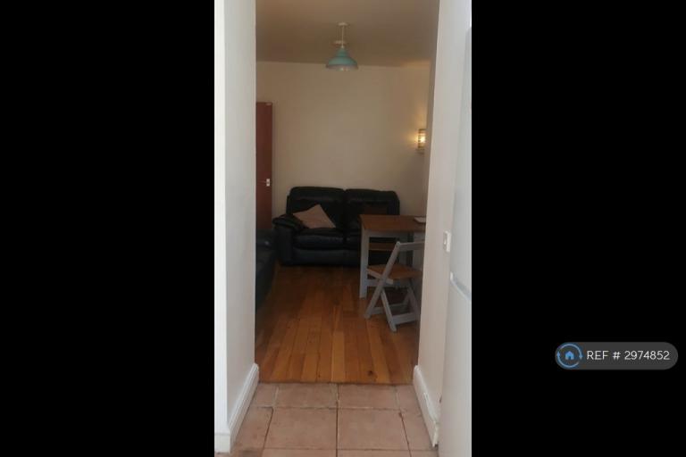 Room Glamorgan Street in Swansea