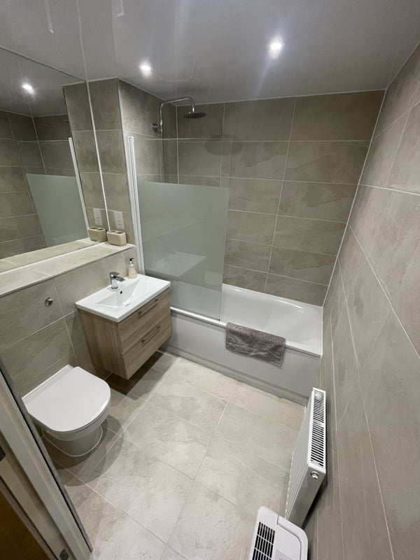 Room East Pilton Farm Avenue in City of Edinburgh