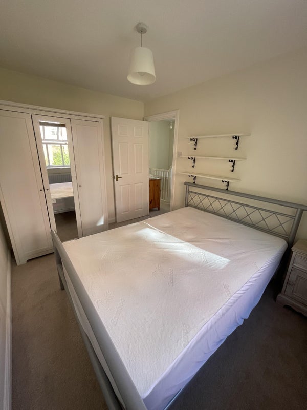 Room Clements Road in Greater London