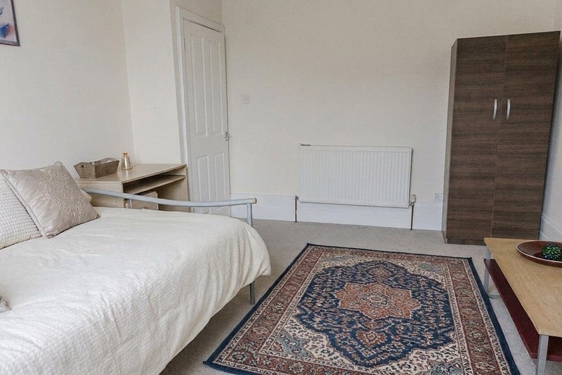 Room Coldharbour Lane in Greater London