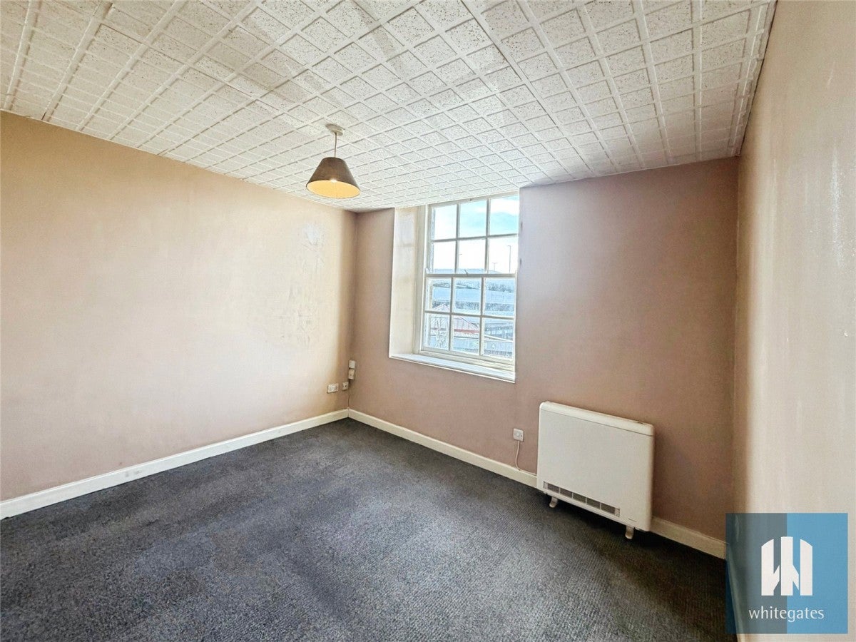 Flat Henry Street in Kirklees