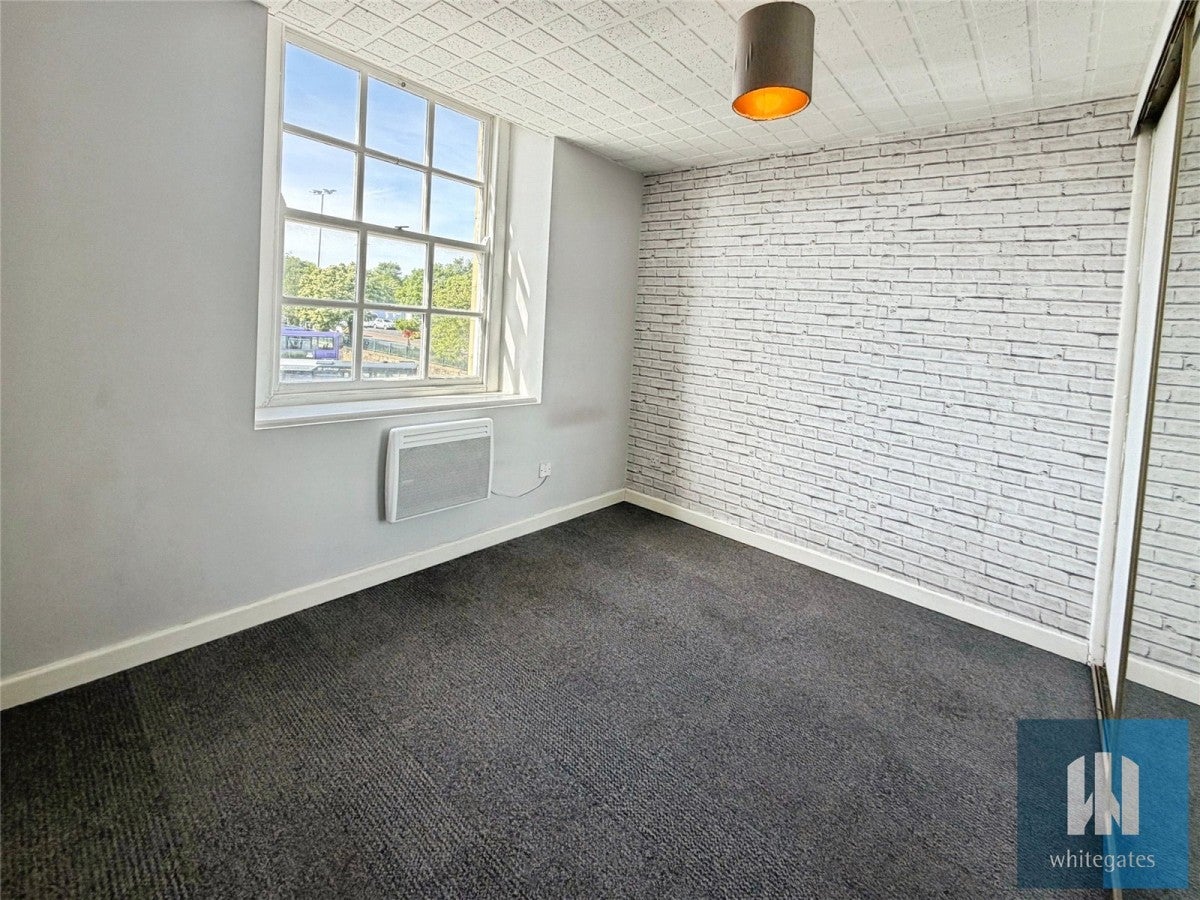 Flat Henry Street in Kirklees