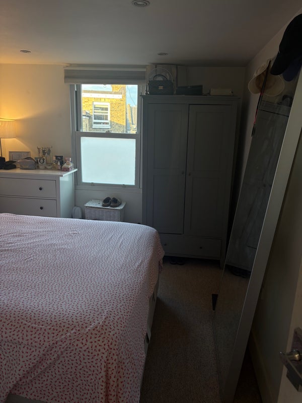 Room Eccles Road in Greater London