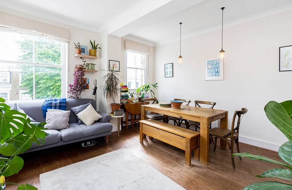 Flat Wolsey Road in Greater London