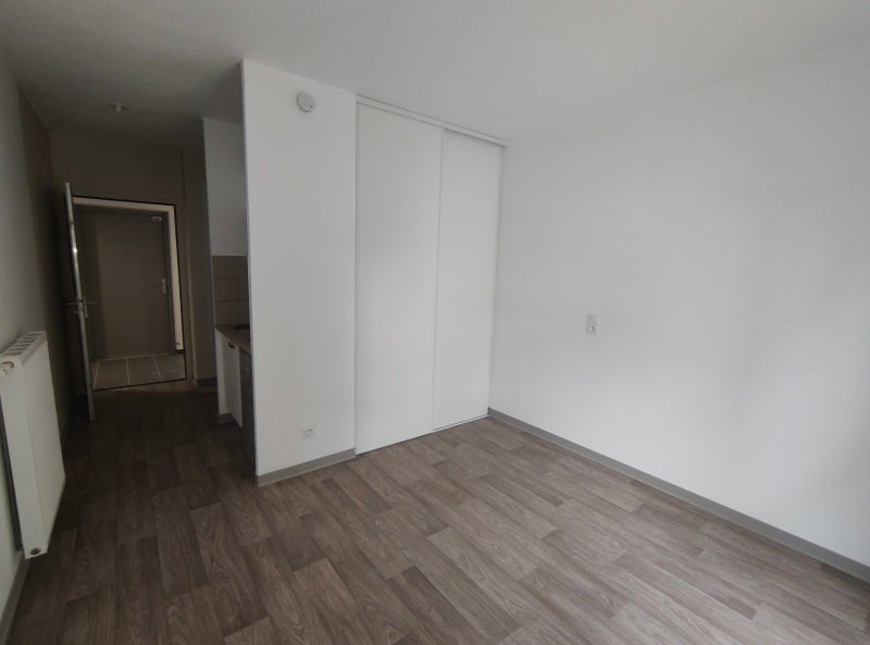 Flat Rue de Pîtres in Franqueville-Saint-Pierre