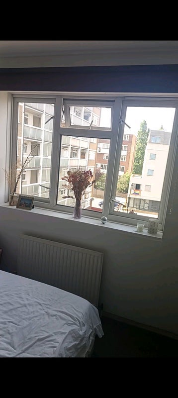 Room Ellsworth Street in Greater London