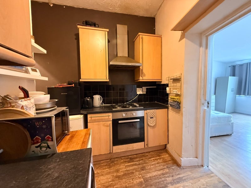 Room Lower Clapton Road in Greater London