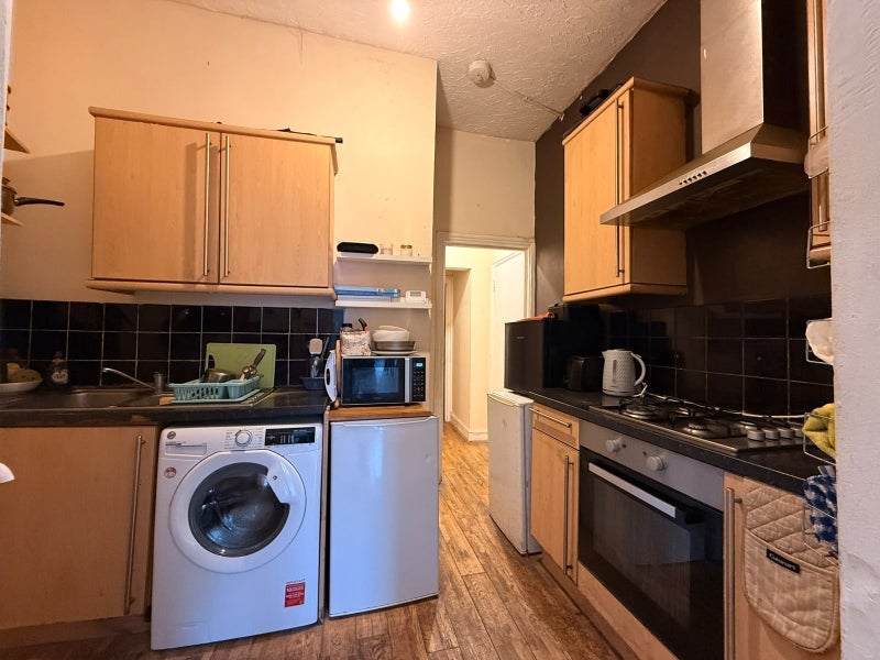 Room Lower Clapton Road in Greater London