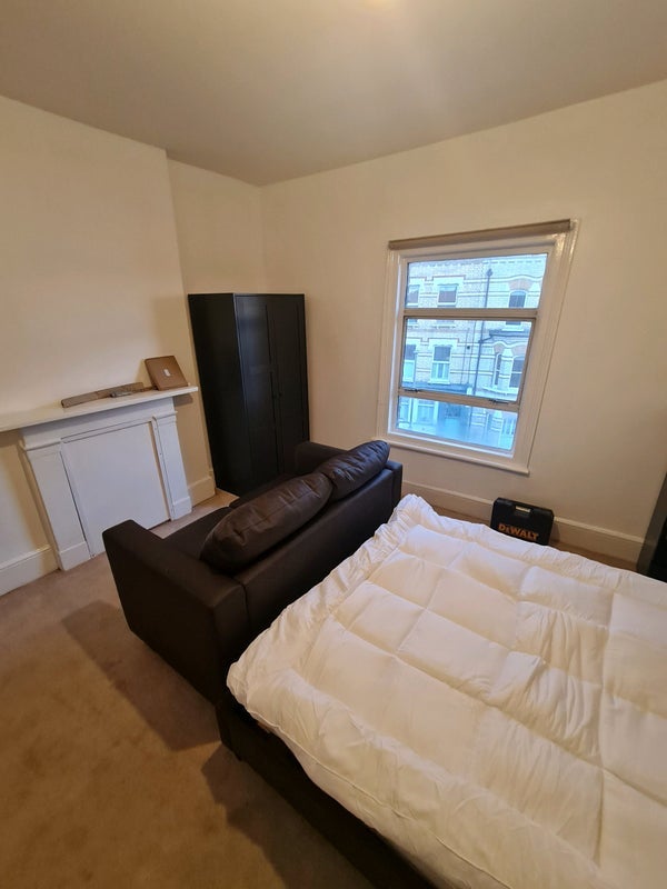 Room Shelgate Road in Greater London
