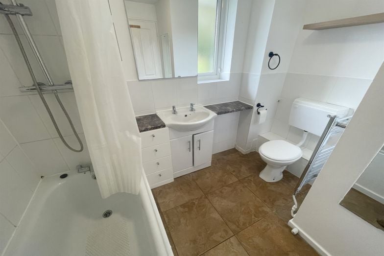 Flat Lexden Drive in Seaford
