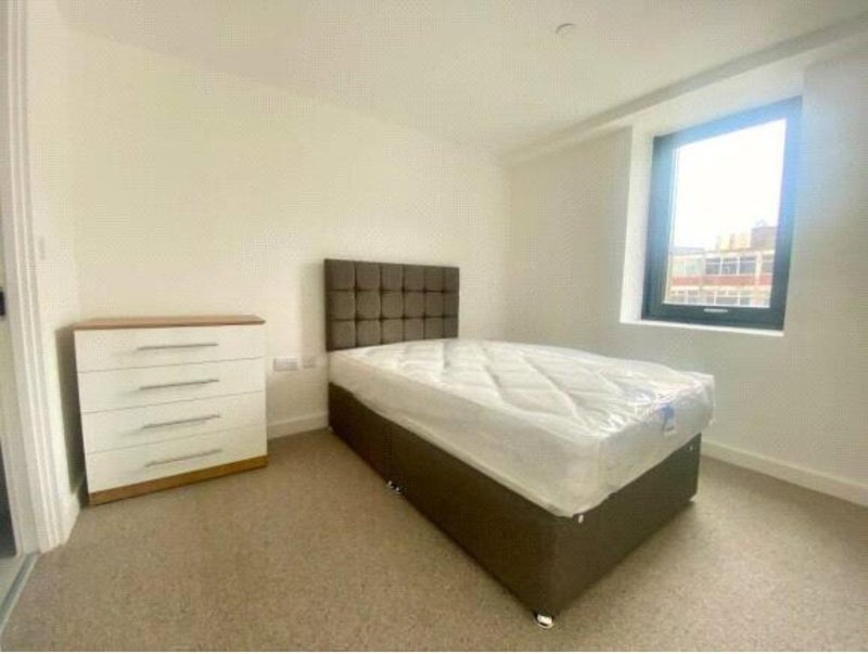 Room Spinners Way in Manchester
