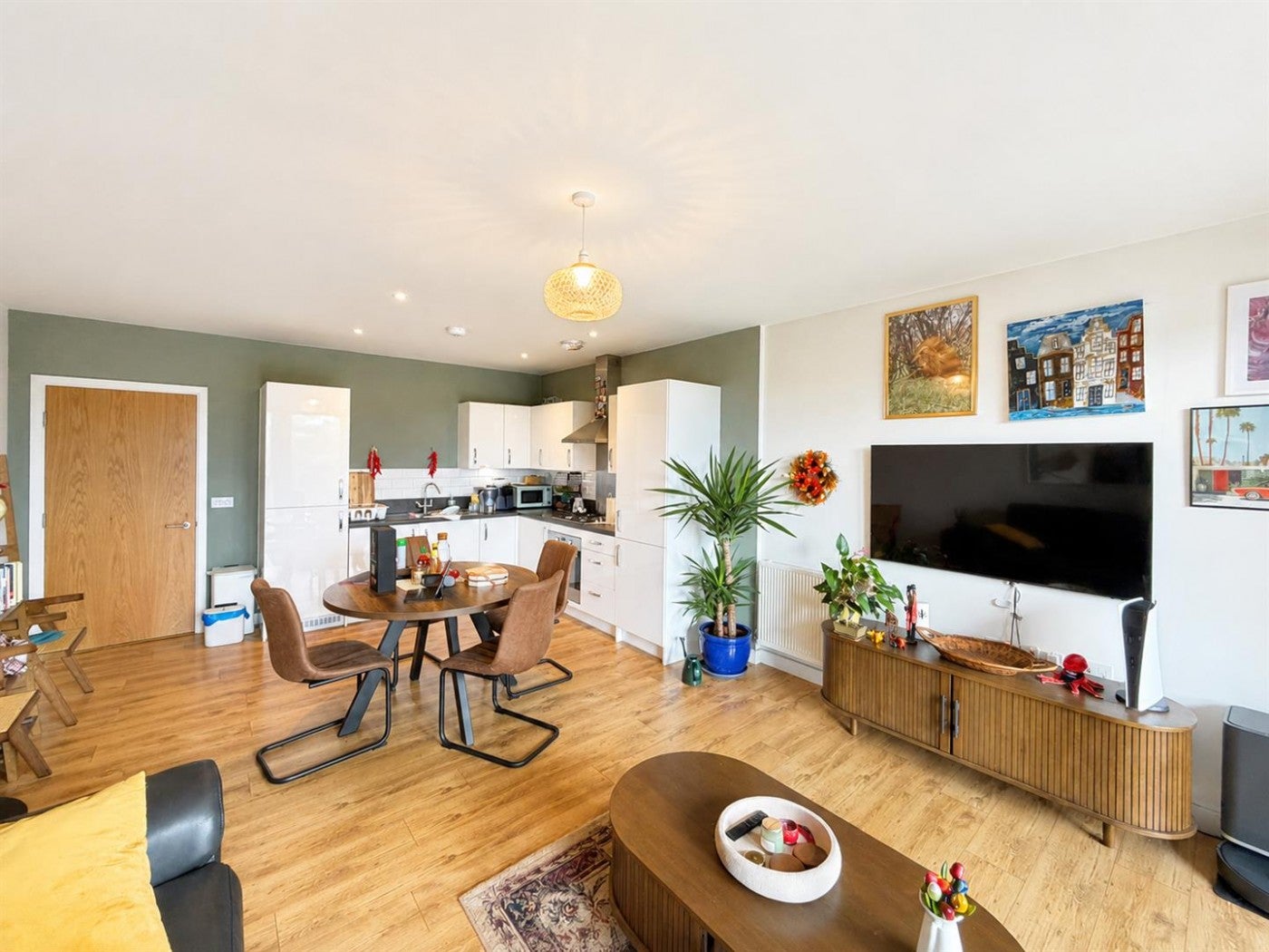 Flat Havelock Road in Greater London