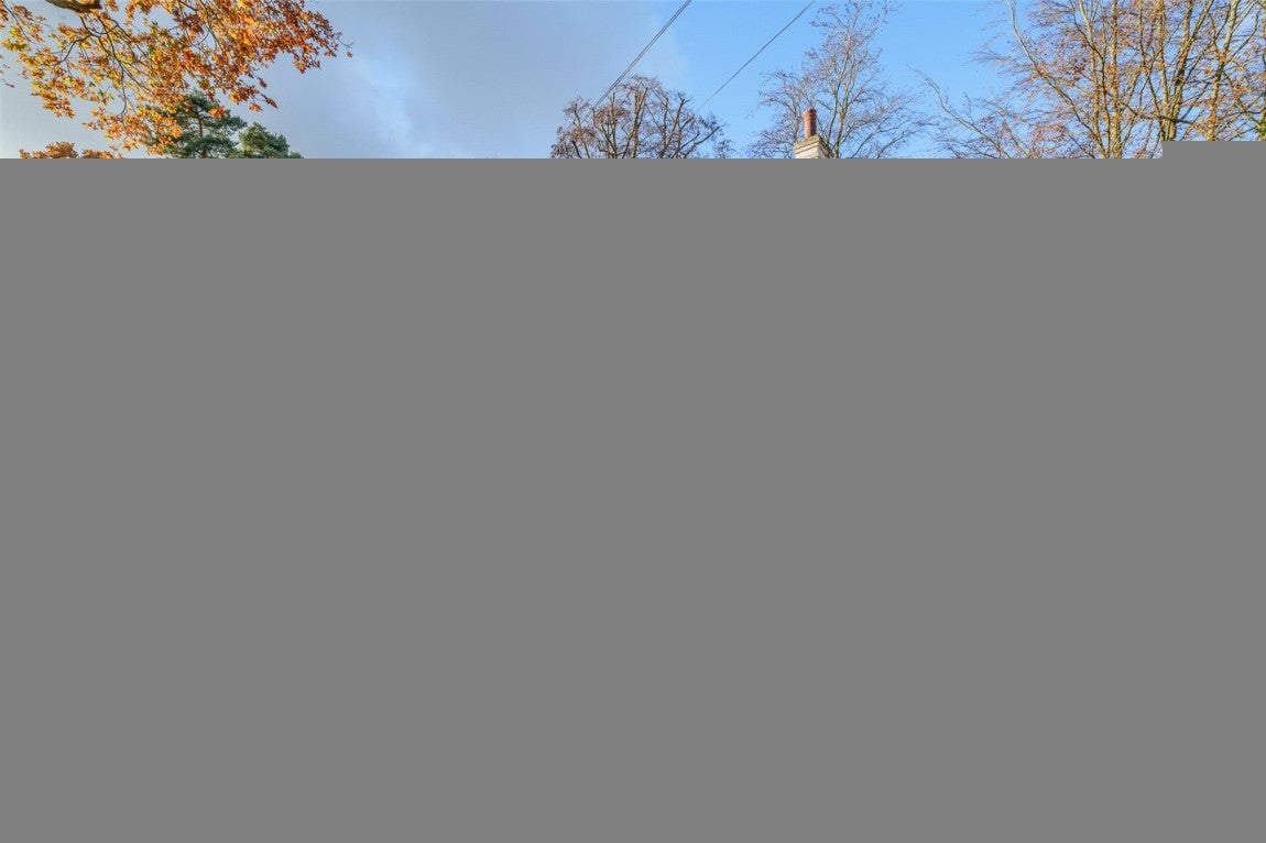 Flat Bagshot Road in Sunningdale