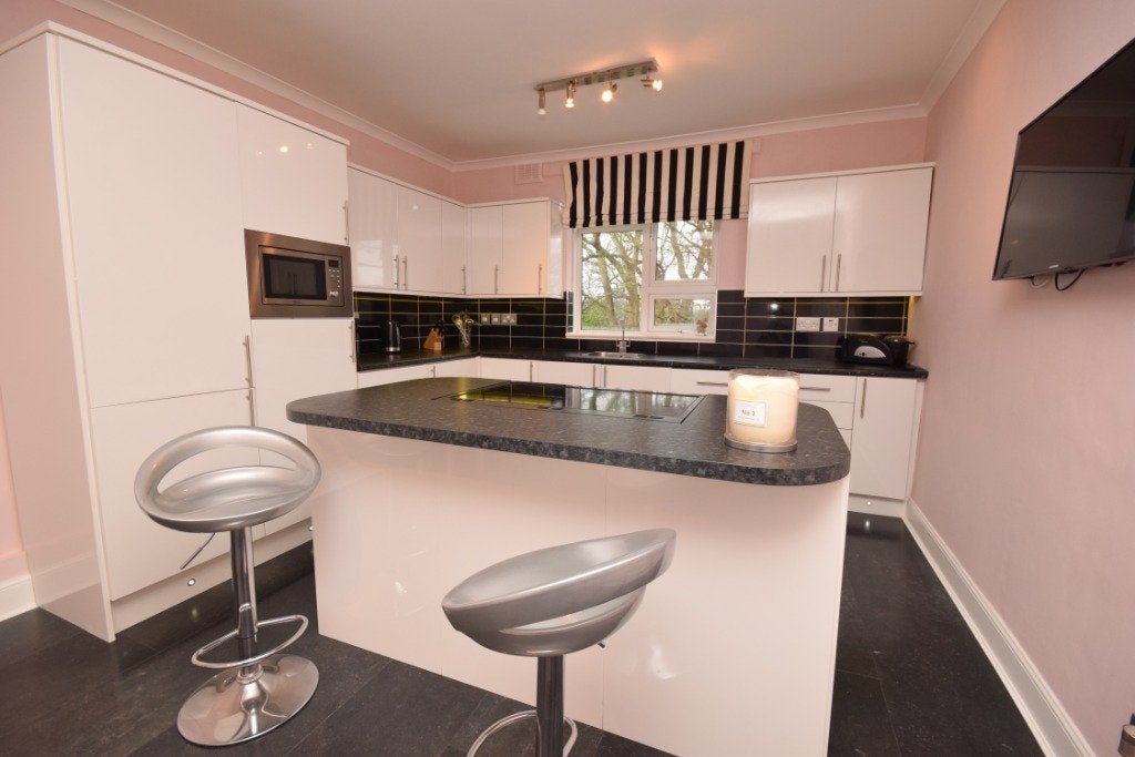 Flat Woodhall Road in City of Edinburgh