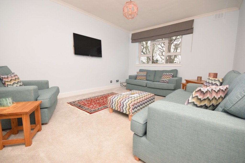 Flat Woodhall Road in City of Edinburgh