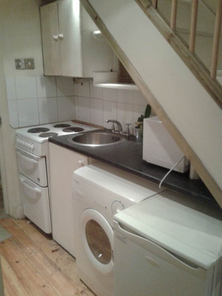 Flat Halston Close in Greater London