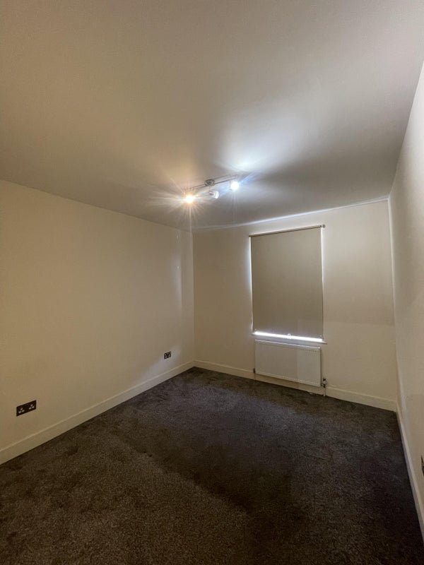 Room Canterbury Road in Greater London