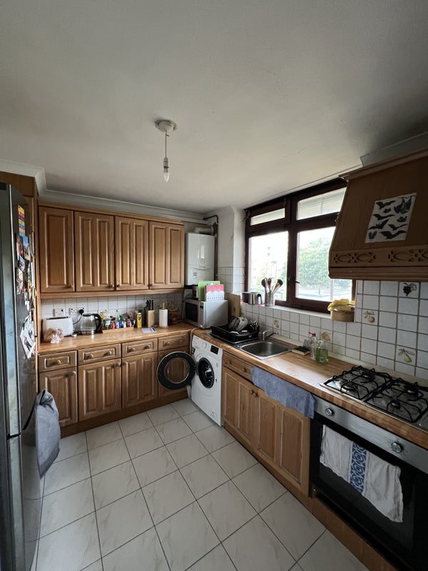 Room Crondall Street in Greater London