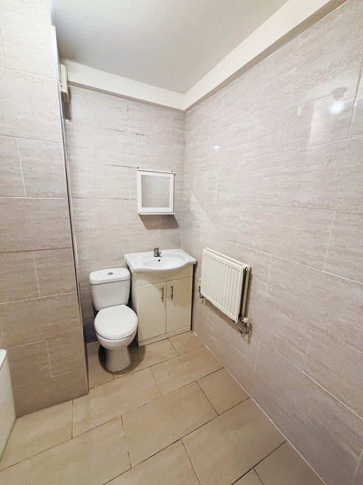 Room Haberdasher Street in Greater London
