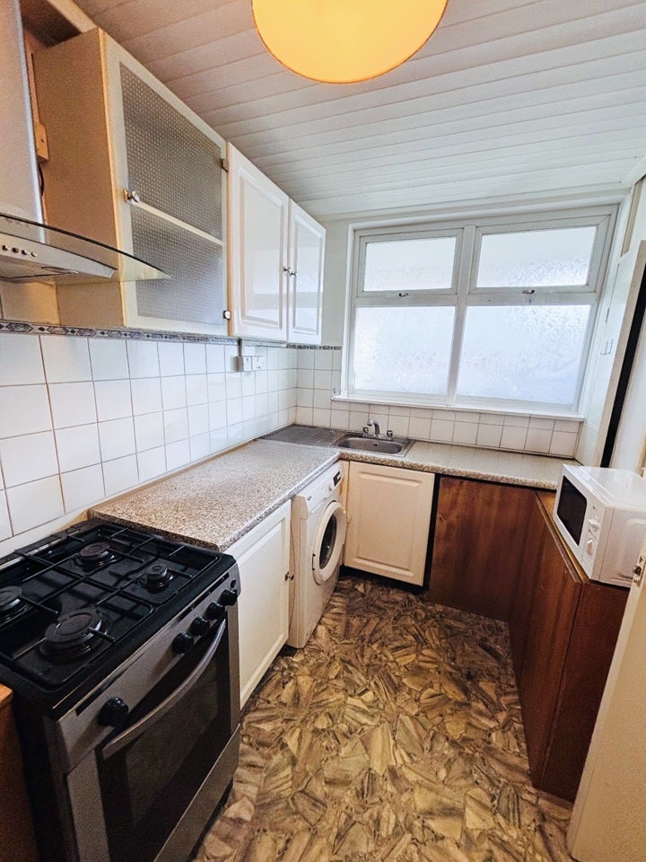 Room Haberdasher Street in Greater London