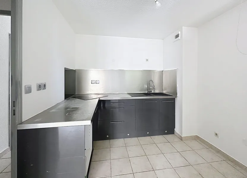 Flat Rue Alexandre Yersin in Avignon