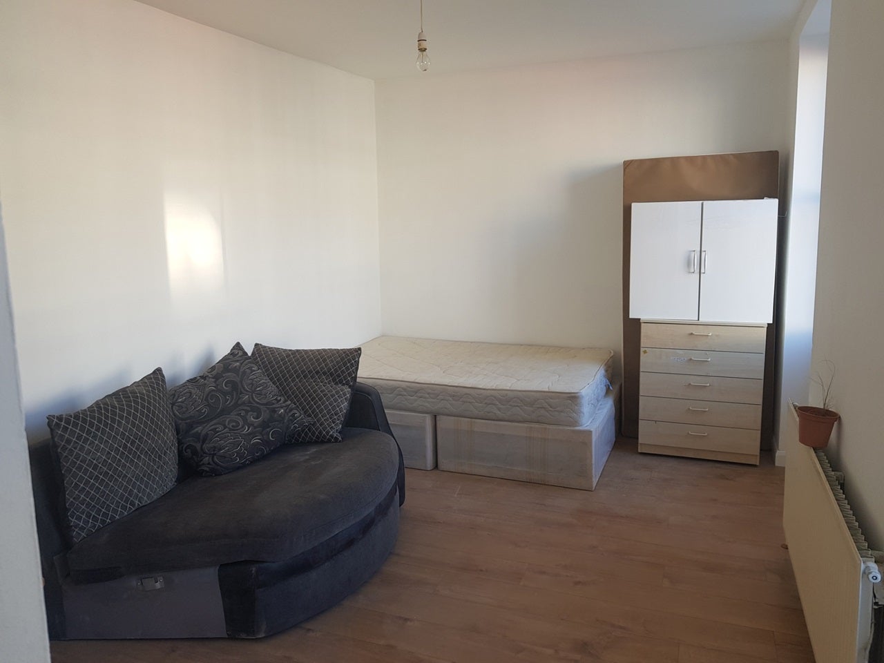Flat Kingsland Road in Greater London