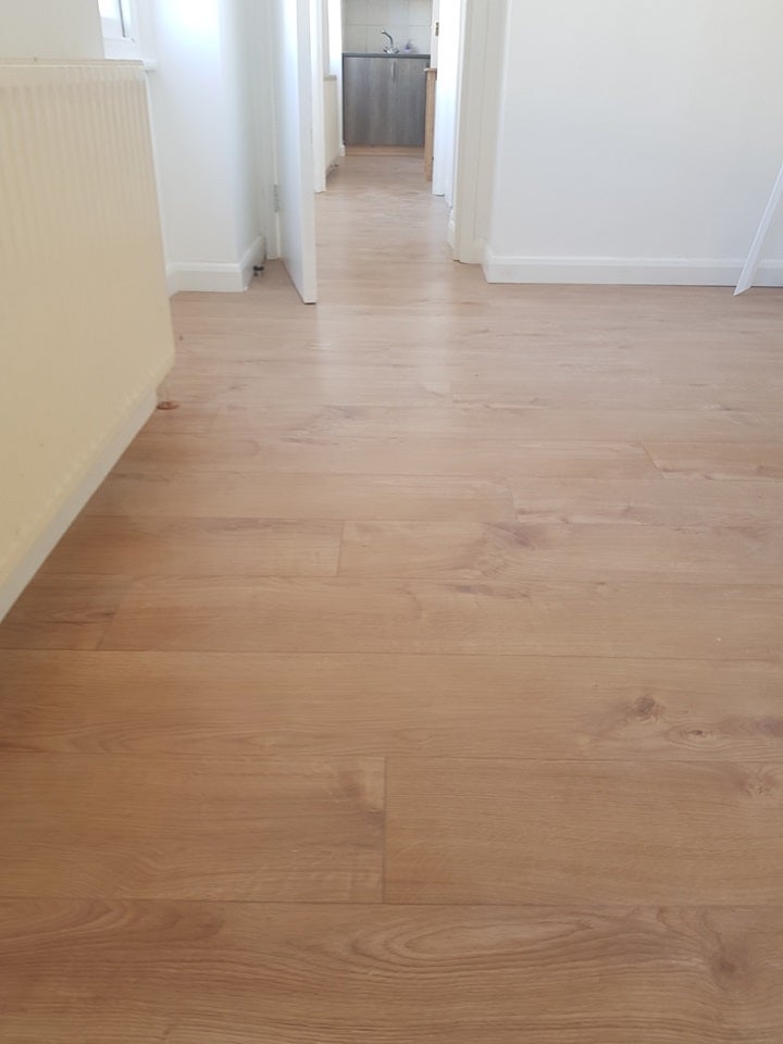 Flat Kingsland Road in Greater London