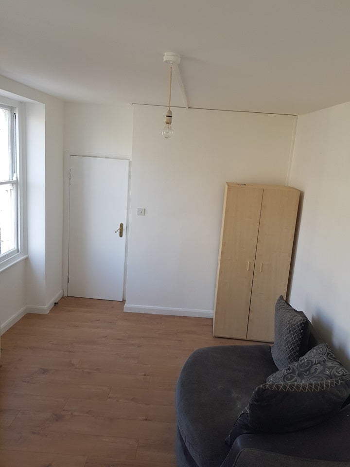 Flat Kingsland Road in Greater London