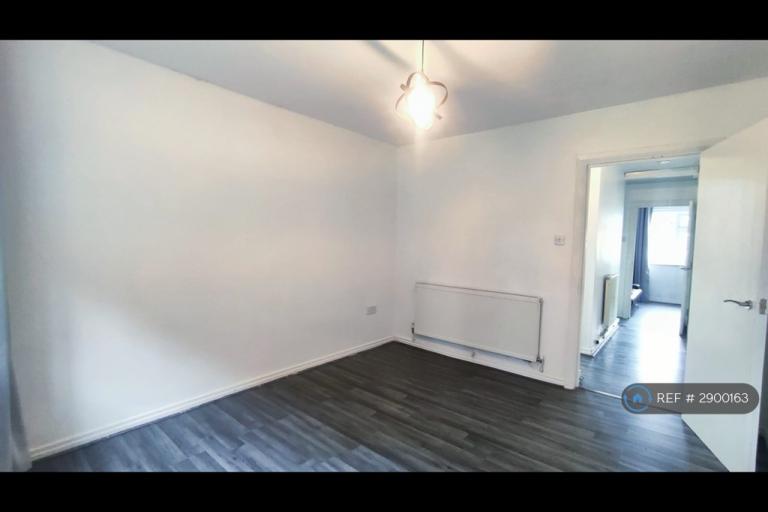 Flat Kemberton Road in Birmingham
