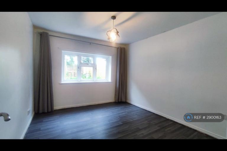 Flat Kemberton Road in Birmingham