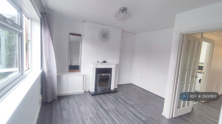 Flat Kemberton Road in Birmingham