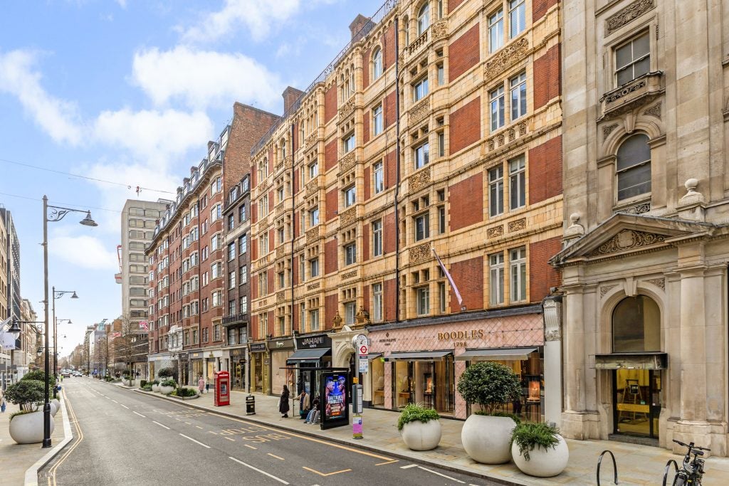 Flat Sloane Square in Greater London