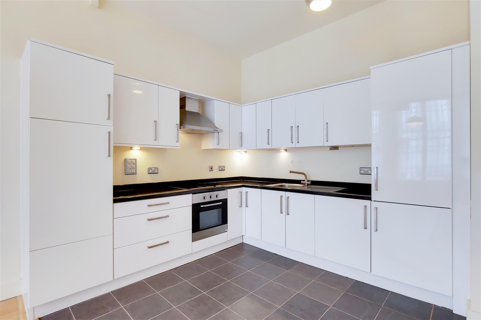 Flat Castletown Road in Greater London