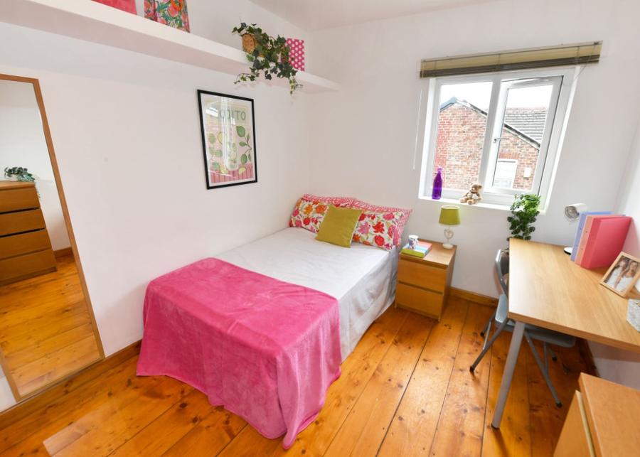 Room Brailsford Road in Manchester