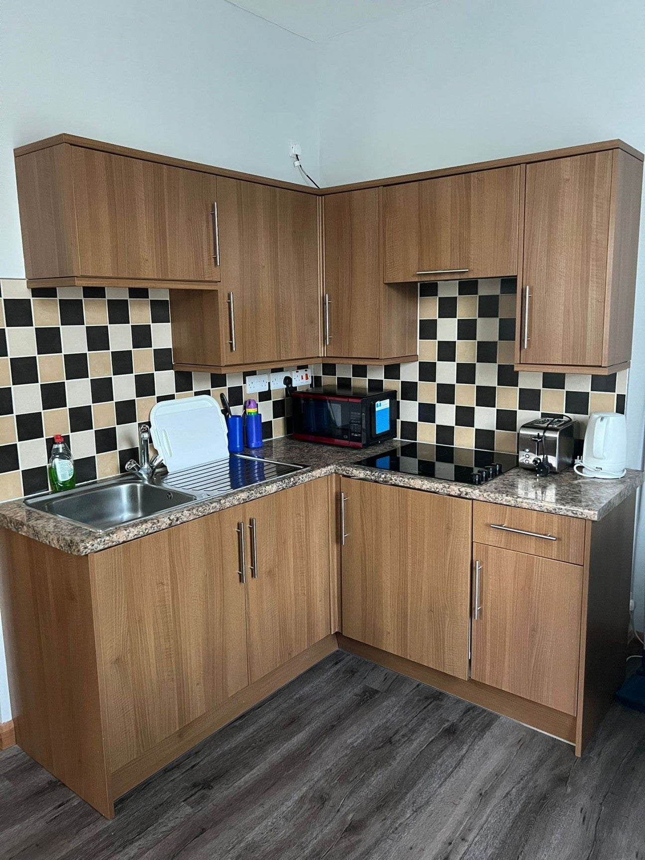 Room King Edward Road in Swansea
