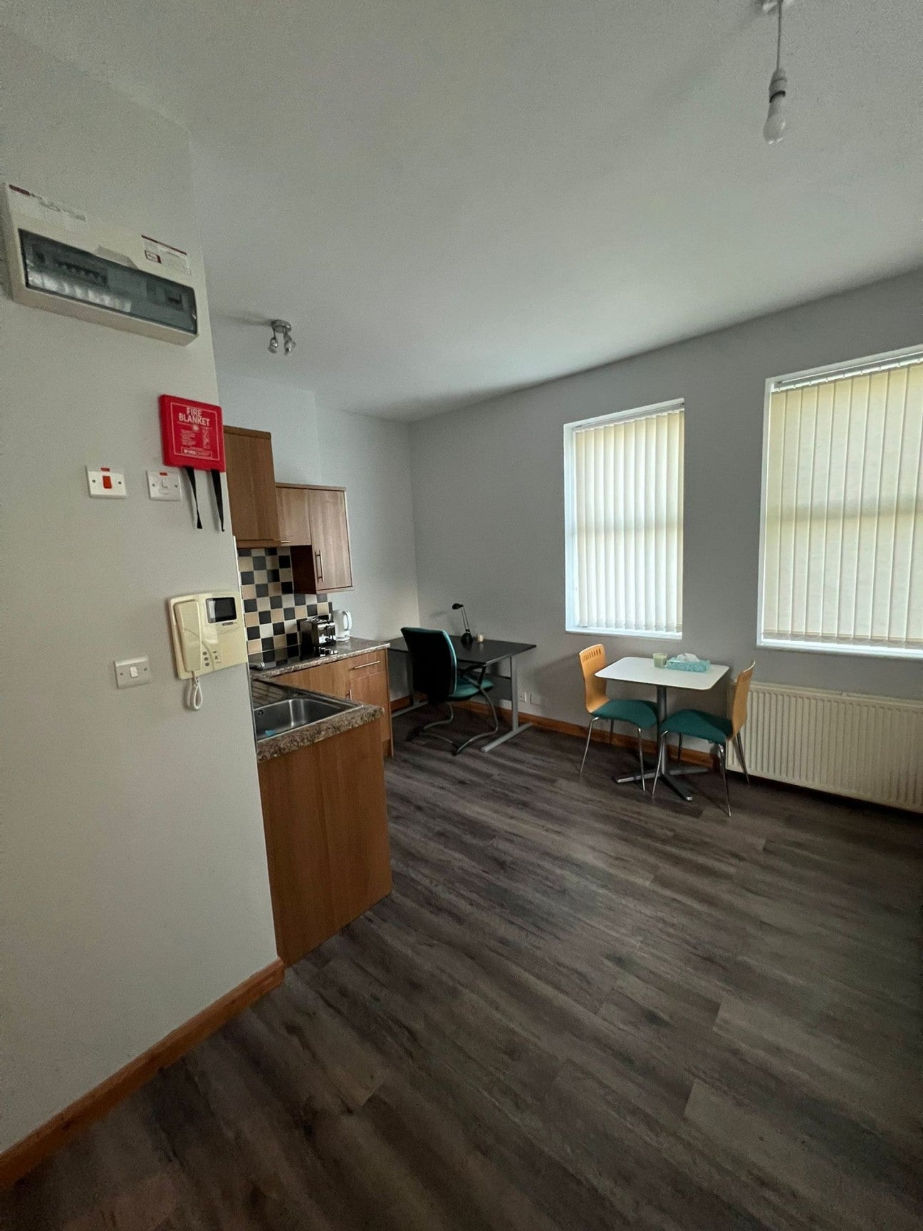 Room King Edward Road in Swansea