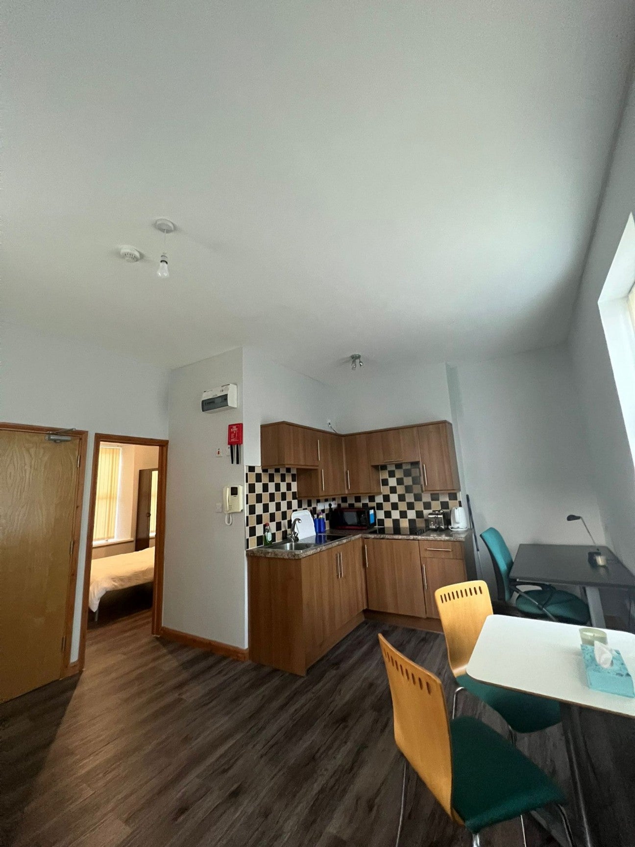 Room King Edward Road in Swansea