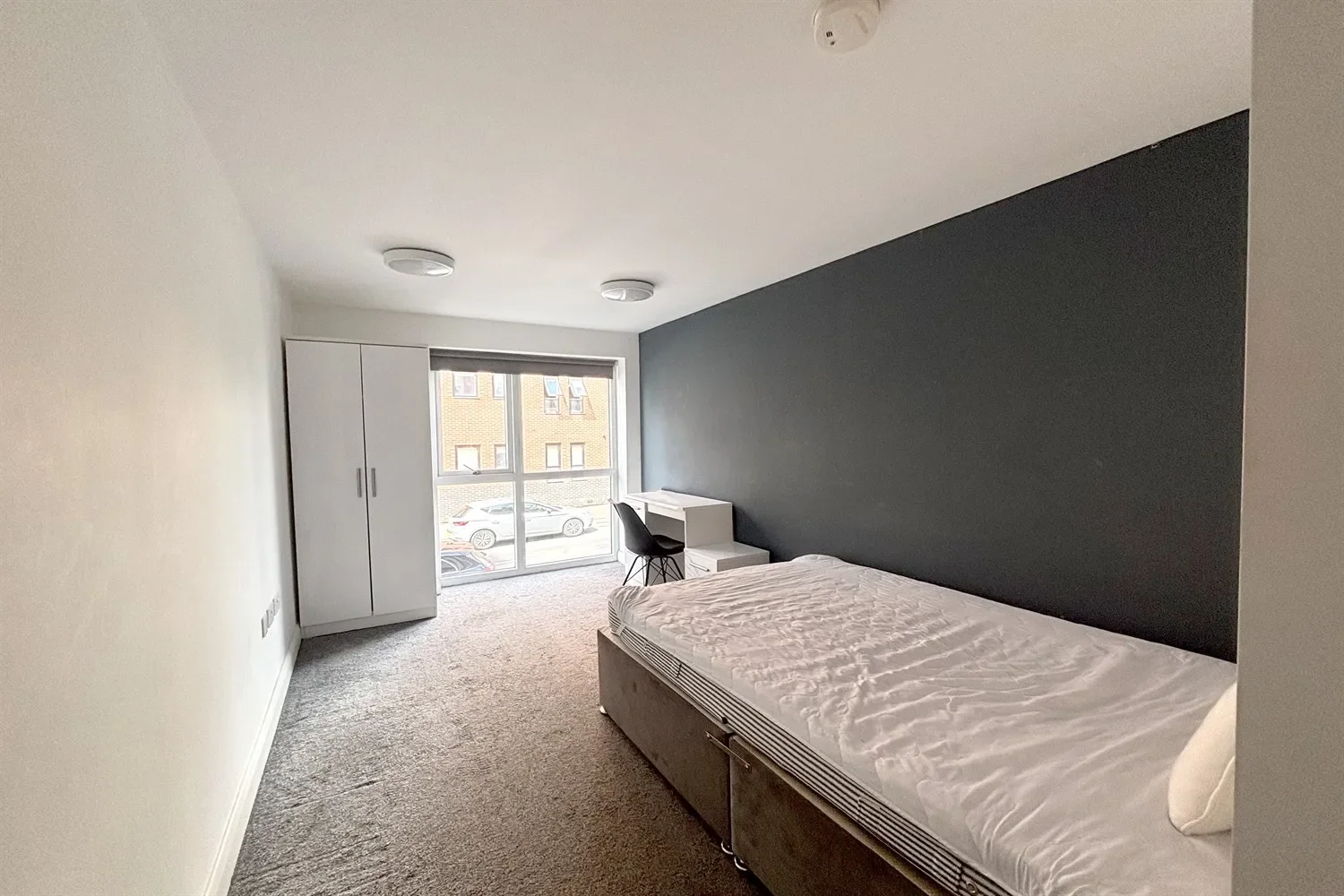 Room Upper Beau Street in Liverpool