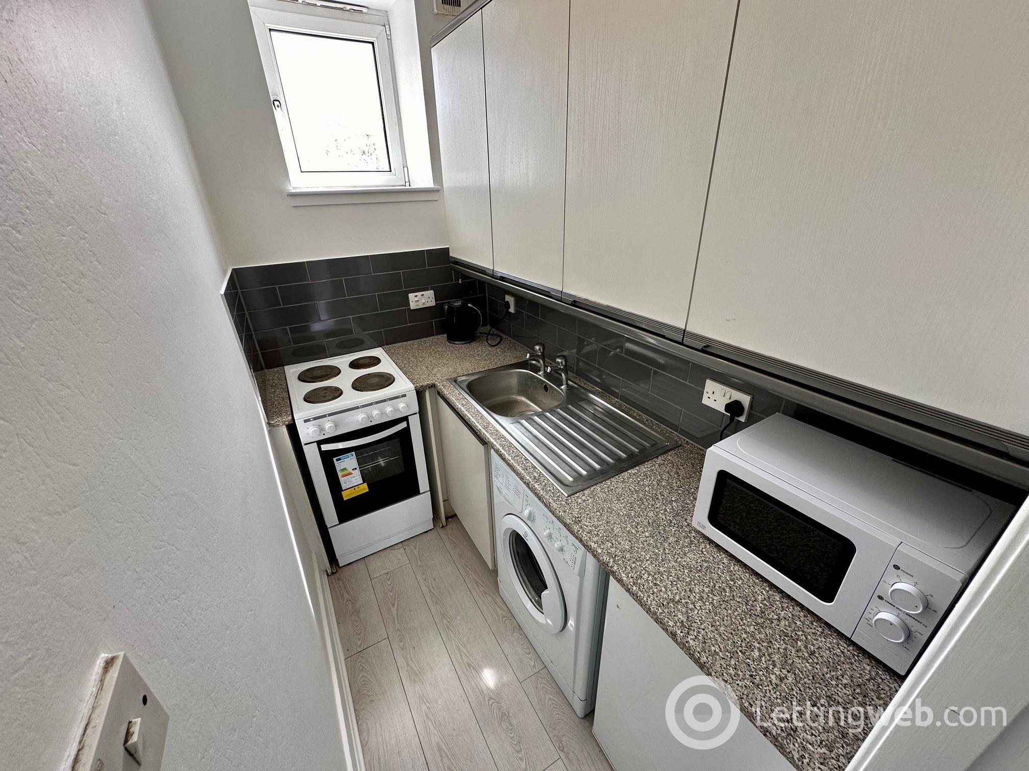 Flat Rosemount Place in Aberdeen City